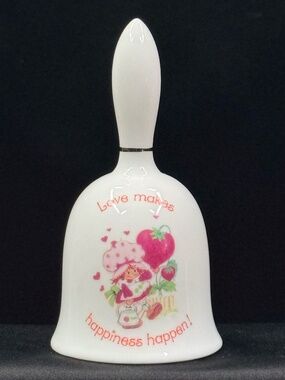 DESIGNERS COLLECTION Strawberry Shortcake “Love makes happiness happen!” Bell